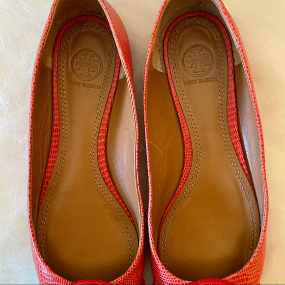 PRICE DROP! ⬇️ Tory Burch Mini Miller Ballet Flat - Melon Coral with Gold … - Picture 2 of 7